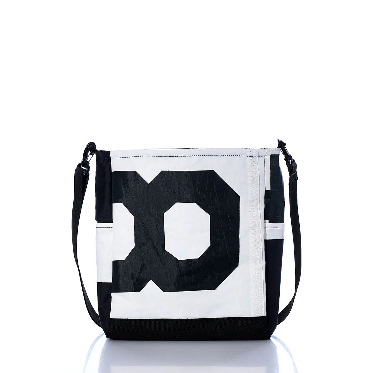 Vintage Black 8 Medium Voyager Crew Crossbody - Image 2